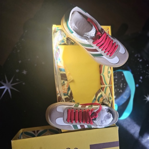 Gazelle 'White Green Red' G - Picture 2 of 11